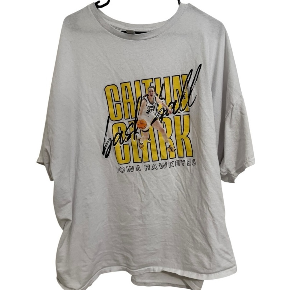 Gildan Caitlin Clark Iowa Hawkeyes Graphic Tee White 4XL Oversized